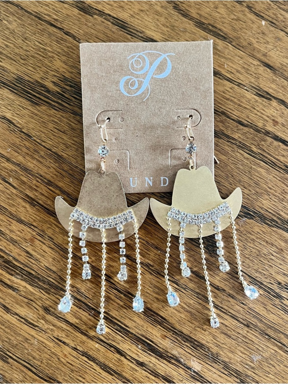✨HOST SUPPORT✨ Plunder Goldtone Cowgirl Hat Western Rhinestone Dangle Earrings - Picture 2 of 2